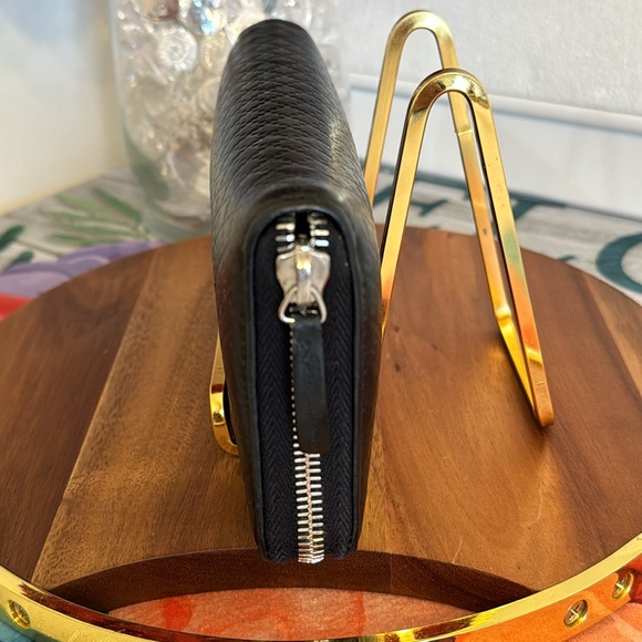 Authentic Gucci GG logo black on black - Picture 14 of 15